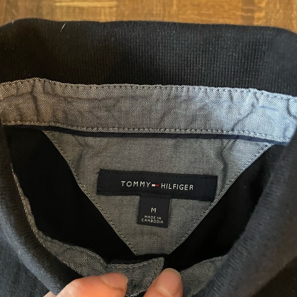 Black Tommy Hilfiger Polo Size Medium - Picture 4 of 4